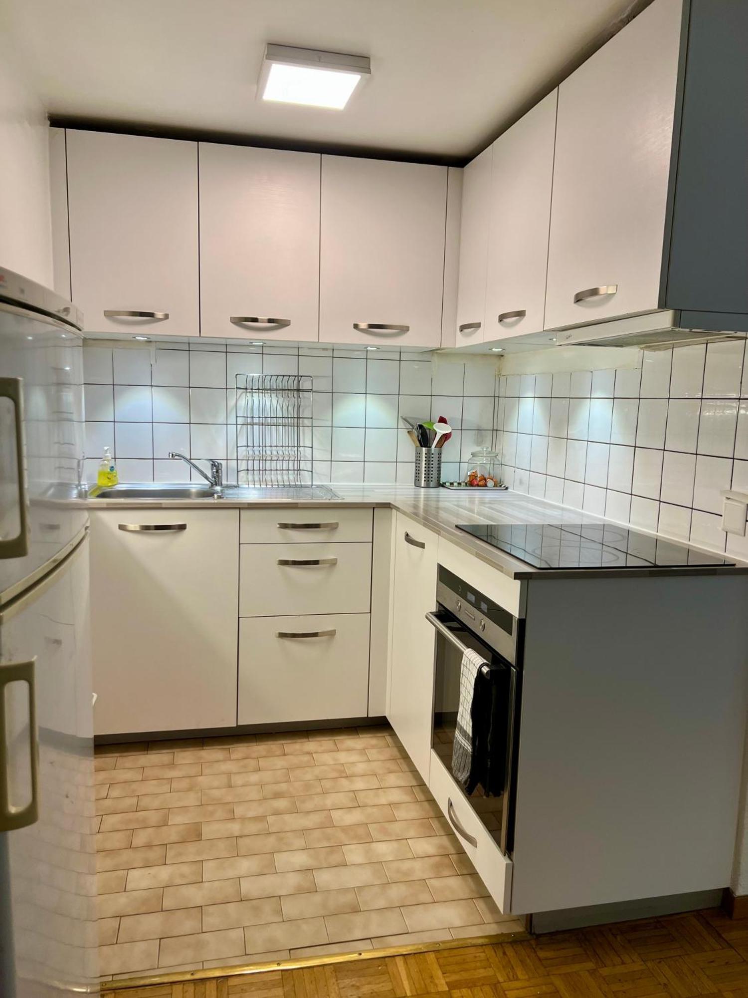Central 2 Bedroom Flat In Heart Of Eaux-Vives Genebra Exterior foto